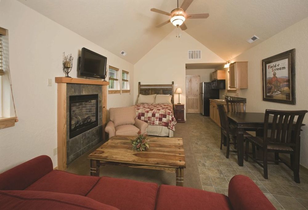 Dover Bay Resort Room photo