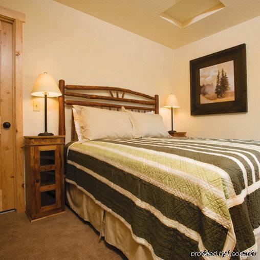 Dover Bay Resort Room photo